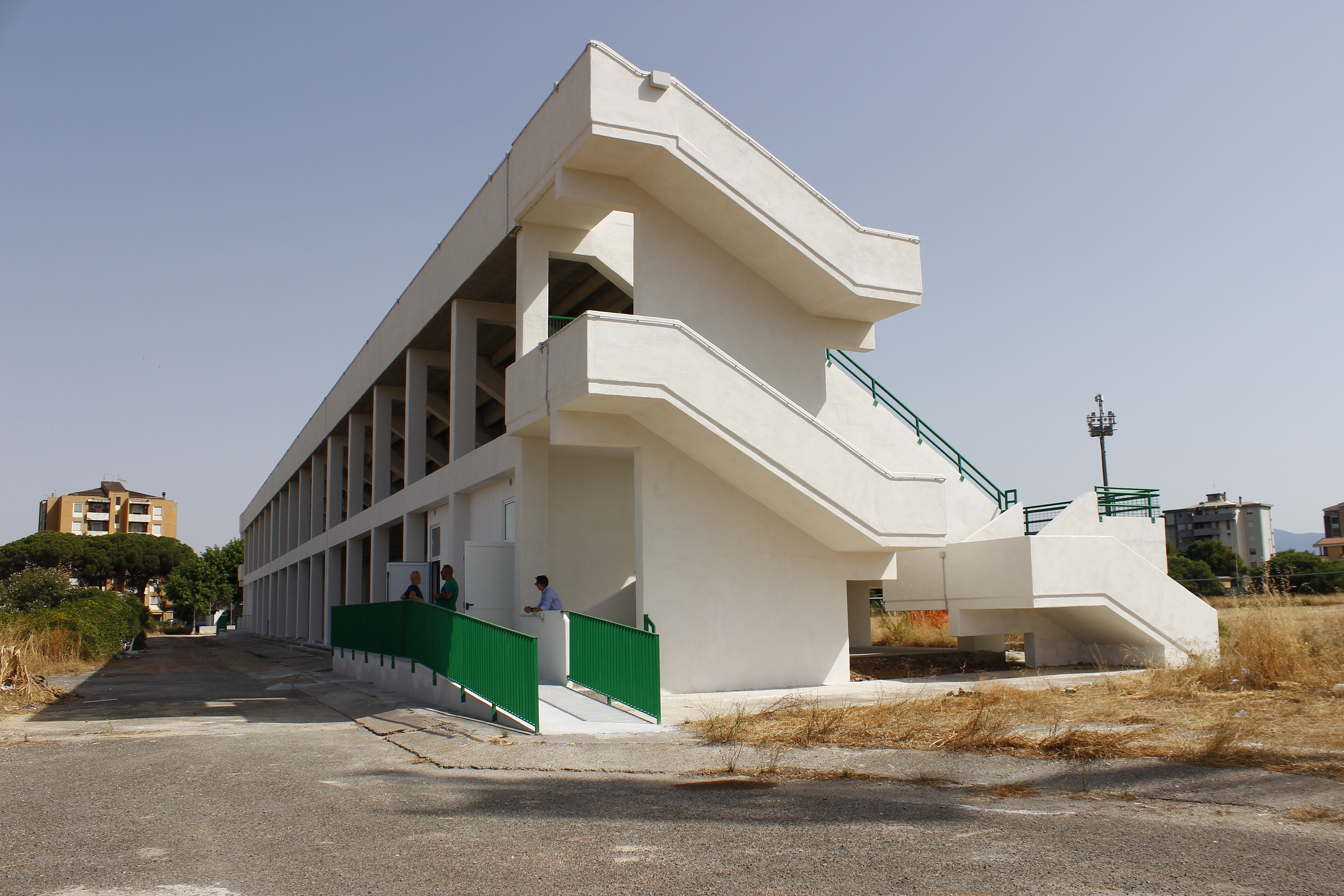 Tribuna del complesso Is Arenas